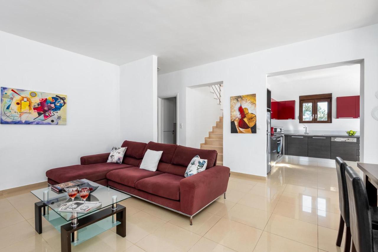 Aggelina Villa Pefki  ภายนอก รูปภาพ